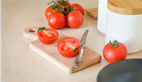 7 Ways To Tell If A Tomato Is Bad Crate And Basket