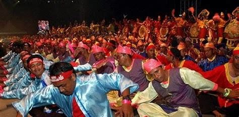 One unique aspect of dikir barat is when songs or verses are composed. Dikir Barat - Sejarah dan Asal-usul | Addy Saufi