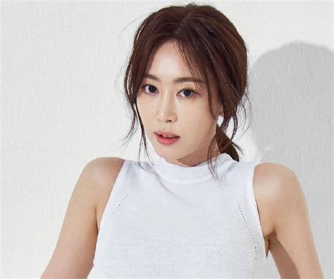 Get Closer With Korean Actress Kang Ye Won Profile