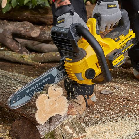 Stanley FatMax V20 SFMCCS630M1 GB 18V Cordless 30cm Chainsaw With 4Ah