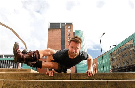 Dundee Kilted Yoga Star Finlay Launches Wellbeing Programme In The City