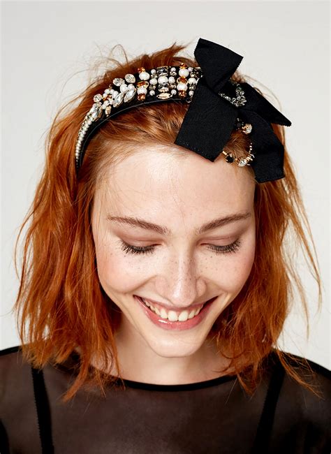 Peinados Con Diademas Para Las Que Amaron El Look De Amanda Gorman Vogue