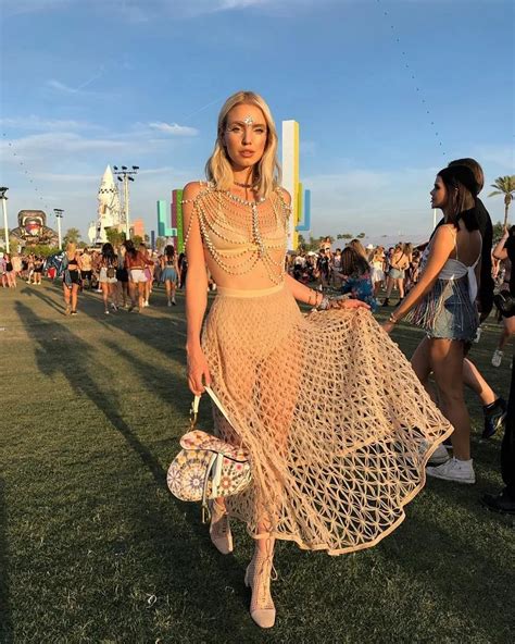 Tenue Coachella Femme 2022 Retour Sur Les Plus Beaux Street Styles Des