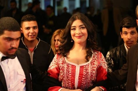 عن جابر بن عبد الله رضي الله عنه قال : تحرش يدخل الممثلة المغربية نجاة خير الله في أزمة نفسية ...