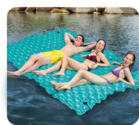 13 Best Floating Mats For Lake Fun 2023