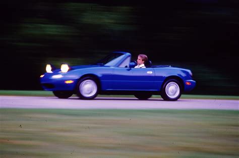 10 Février 1989 Mazda Lance La Miata Lannuel De Lautomobile