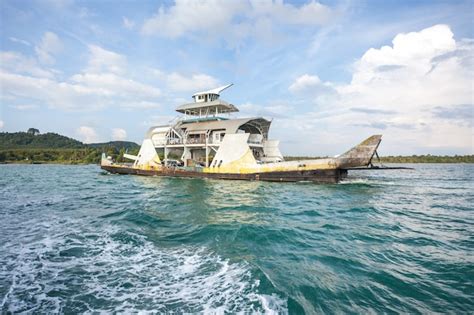 Ferry de koh chang tailândia Foto Premium