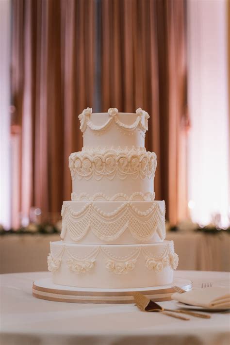 13 Vintage Wedding Cake Ideas