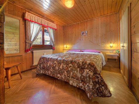Situato a ossana, l'appartamento non è lontano da lago dei con rapido accesso all'aeroporto di bolzano che si trova a 50 km. Jolly Bed and Breakfast - Camere - Appartamenti - Dimaro ...