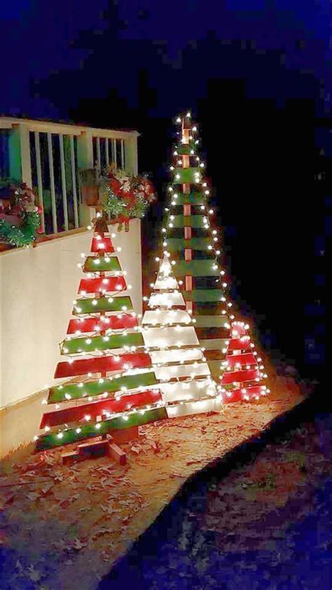 Diy Outdoor Wooden Pallet Christmas Trees With Lights