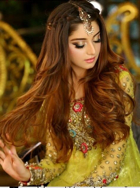 Pin By Socialization On Alizey Shah Hair Styles Mehndi Hairstyles Indian Wedding Hairstyles