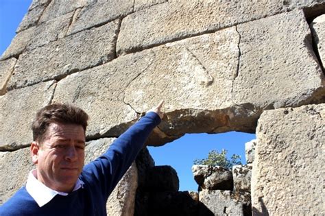 Adıyaman'da bir arazi içerisinde çıkan anız yangını korkuya neden oldu. Adıyaman'da Herkül heyecanı! Köylüler haber verdi 500 kilo ...