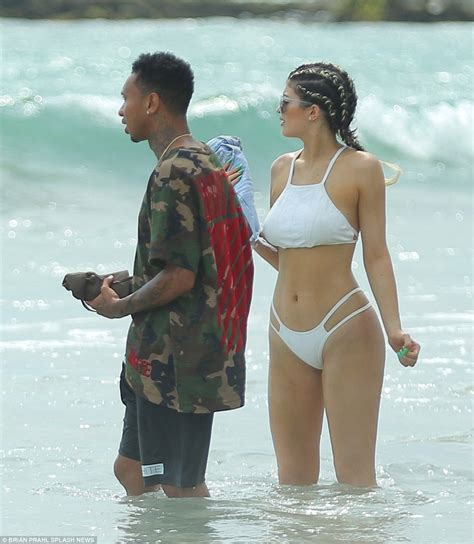 kylie jenner and tyga confirm romance as they hold hands on mexico break daily mail online