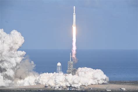 El Falcon Heavy El Cohete Más Potente Del Mundo Inicia Su Primer