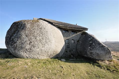Casa Do Penedo A Idade Da Pedra Em Portugal Viagens Fantásticas