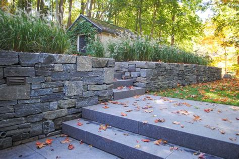 Natural Stone Wall Solutions © Natural Stone Retaining Walls
