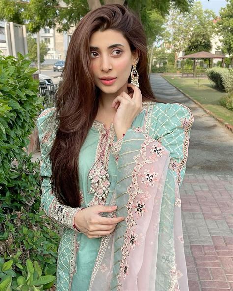 10 Pakistani Actresses Who Did Eid Glam Right Pictures Lens