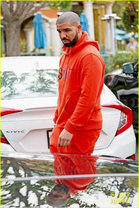 Drake Wears Matching Orange Sweats To Lunch With Friends Photo 3795310