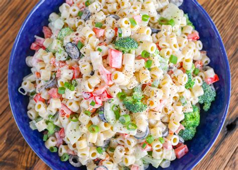 Pour the dressing over the pasta salad and fold in the herbs, lettuce. Creamy Pasta Salad