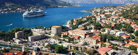 La guía montenegro / tenemos la segunda parte de la «guía», donde describimos cómo cruzamos la frontera. Viajes a Kotor, Montenegro | Guía de viajes Kotor