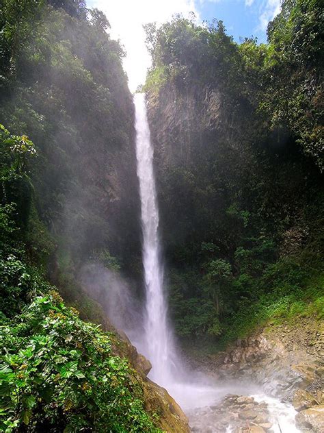 Pailon Del Diablo Waterfall Ecuador