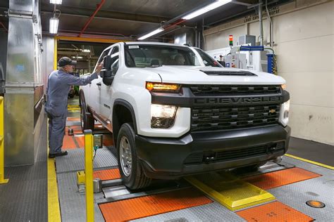 2020 Chevy Silverado Hd Debuts With New Engine Massive Towing Rating