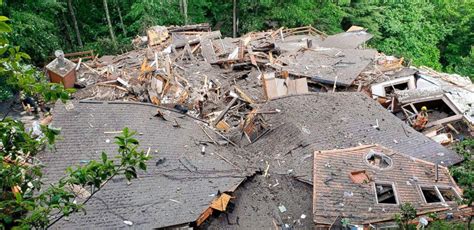 Landslide Kills 2 In North Carolina