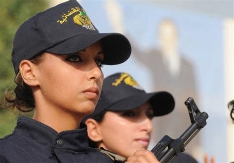 Female Police Officers From Around The World 23 Pics