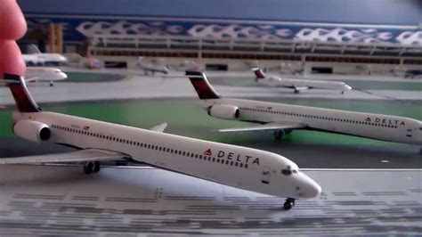 You get more when you search on avbuyer! Gemini Jets 1:400 Delta MD-90 Review - YouTube
