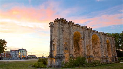 Reims (sometimes spelled rheims in english), a city in northern france, is perhaps best known for its cathedral, where generations of french kings were crowned. 5 sterrenhotels in Reims, Grand Est: Reims Hotel Gids
