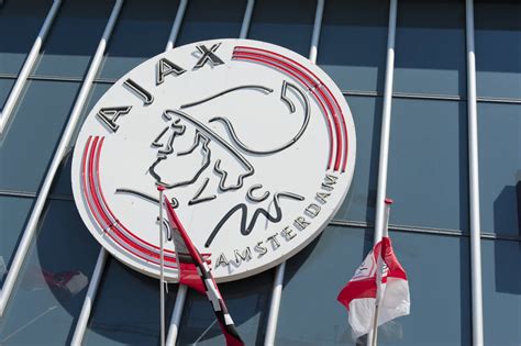 Alles over de club jong ajax (keuken kampioen divisie) actuele selectie met marktwaarden transfers geruchten speler statistieken.selectie van jong ajax amsterdam. Ajax Amsterdam - Verein, Stadion und Fans | europapokal.de