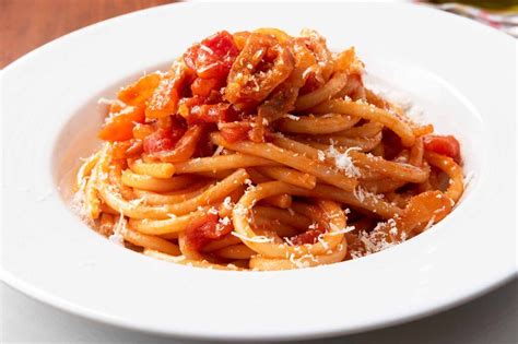 Espaguetis A La Amatriciana Receta Tradicional Italiana