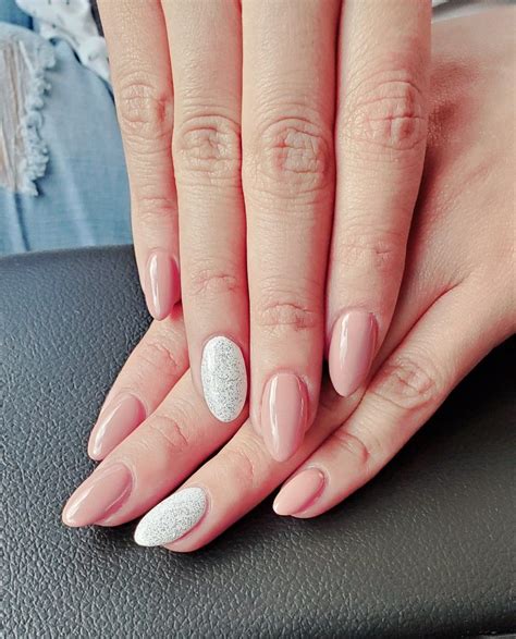 📍oval Acrylic Natural Short Nails Oval Acrylic Nails Wedding Nail