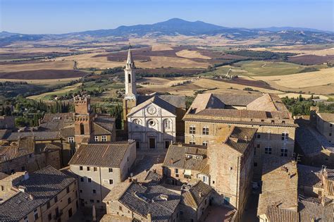 Around Tuscany Among Castles And Farmhouses Pienza What To See In