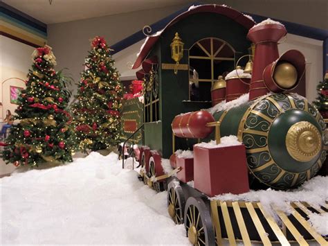 The team at gabriel's christmas specializes in creating the perfect holiday scene for your home or business! Commercial Christmas Decorating Service - Interior & Exterior Designs