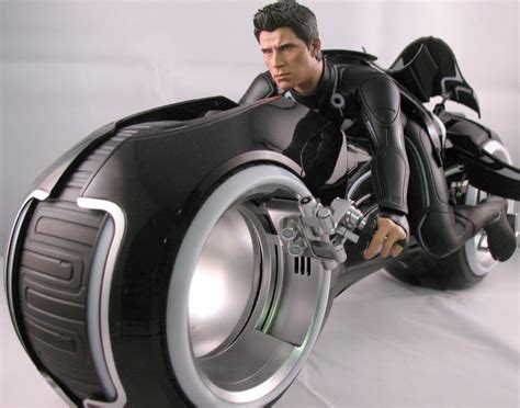 Watched 29,340 times requires y8 browser. One Per Case: Hot Toys Tron Light Cycle Review
