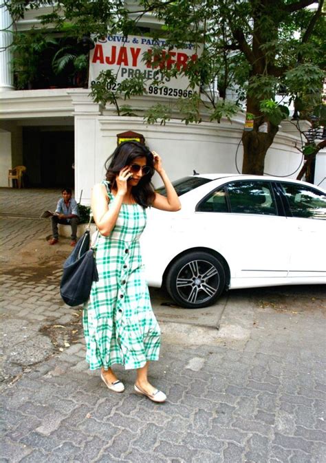 Chitrangada Singh Seen Without Makeup Face At Mumbai Streets Actress