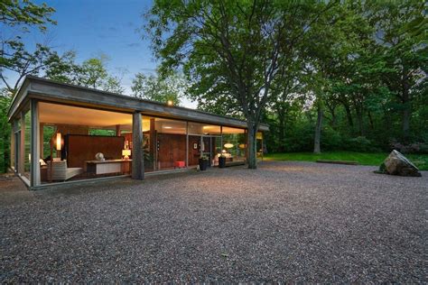 Own An Award Winning Mid Century Glass House For Just 619k Mid Century Modern House Mid