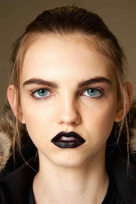 ¿quién Es Molly Bair La Modelo Alien Musa