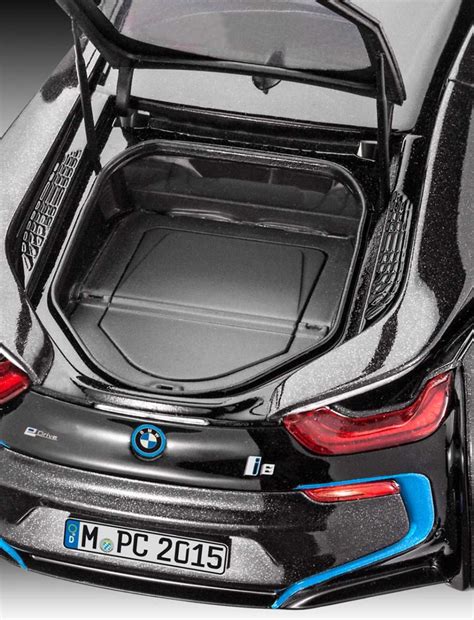 Revell offering models for beginners and professionals. BMW i8 (1:24) Plastic Model Kit 07008 - Revell | Car-model-kit.cz