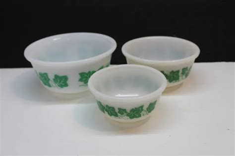 VINTAGE HAZEL ATLAS 3 Pc Nesting Mixing Bowls Set Green Ivy Milk Glass