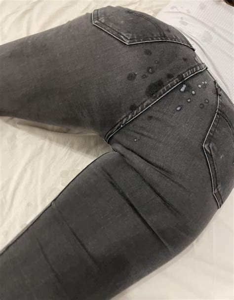 i love cumming on the wife s jeans she needs alot more cum to satisfy