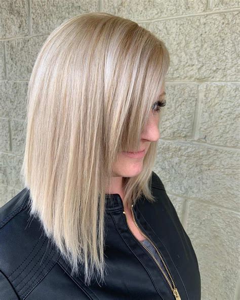 Long to chin length bob, chin length bob to inverted bob with clippered nape dye: 29 Inverted Bobs For Rocking A Short Haircut - Wild About ...