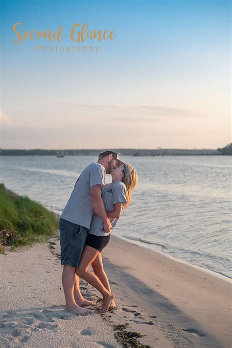 couple,-engaged-couple,-sunset,-beach,-dip,-kiss-engagement-couple,-couples,-couple-photos