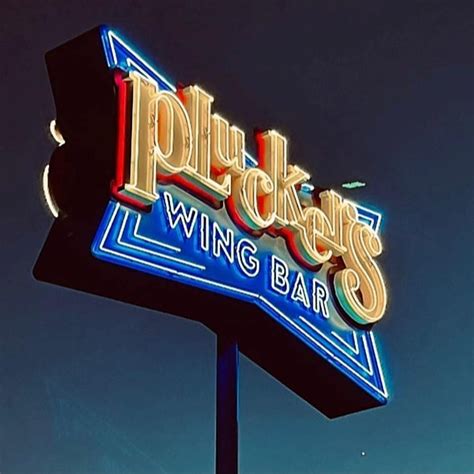 Pluckers Wing Bar Twitter Instagram Facebook Tiktok Linktree