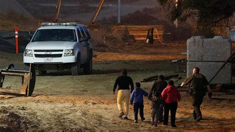 Hundreds Of Illegal Immigrants Released Into Us Amid Overcrowding At Detention Facilities Fox News