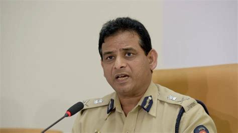 Mumbai Police Chief Makes Uniform Must For Personnel On Duty Mumbai News Hindustan Times