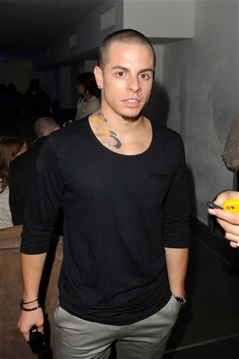 Снова свободная джей ло публикует горячие селфи. J Lo's Boyfriend Casper Smart May Get His Own Reality Show ...