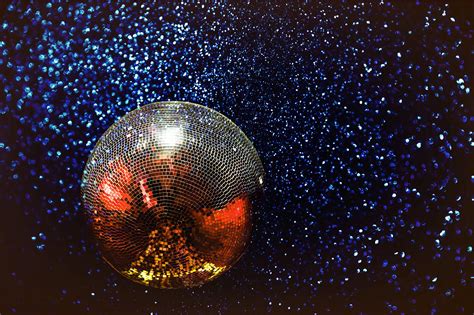 Silver Disco Ball · Free Stock Photo