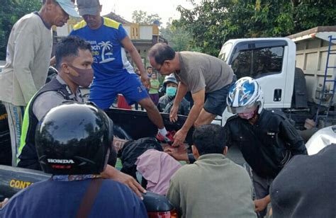 Apes Asik Gowes Ditabrak Mobil Di Desa Nailan Slahung Ponorogo Duta